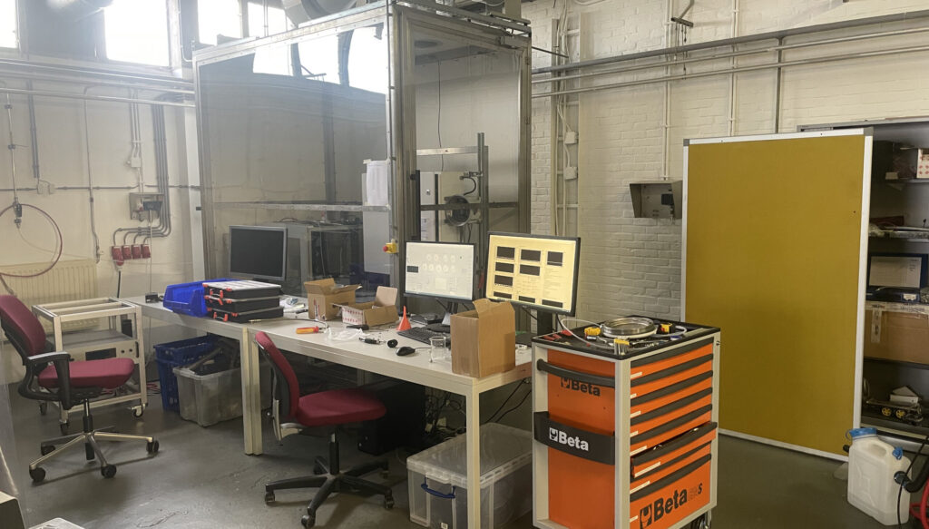 Testopstelling electrolyser in HAN H2 Lab op IPKW klaar om volautomatisch en onbemand testen uit te voeren